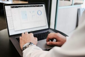 Comment externaliser sa stratégie tout en conservant son identité de marque ?