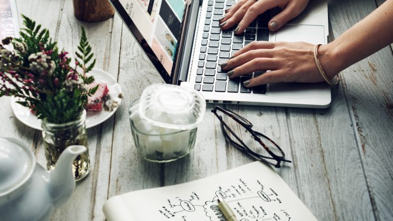 Agence web ou freelance : comment effectuer le bon choix pour votre projet digital ?