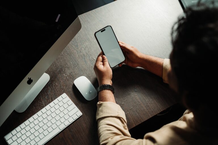 Les enjeux liés à l’utilisation des campagnes SMS et RCS dans la stratégie de communication des entreprises